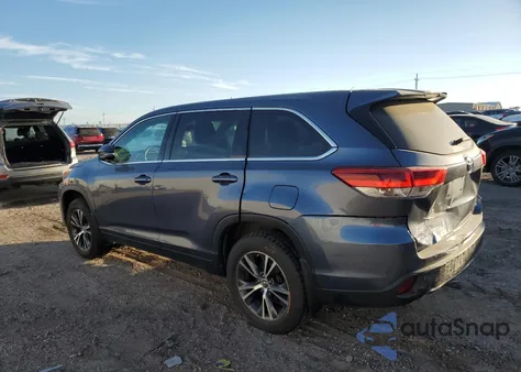 2019 Toyota Highlander Le z USA, uszkodzony, nr VIN 5TDBZRFH4KS924408
